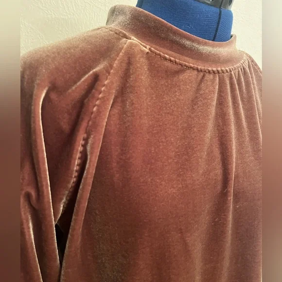 Set of Two Hand Sewn Velvet Tops - Sz Small - Picture 11 of 12